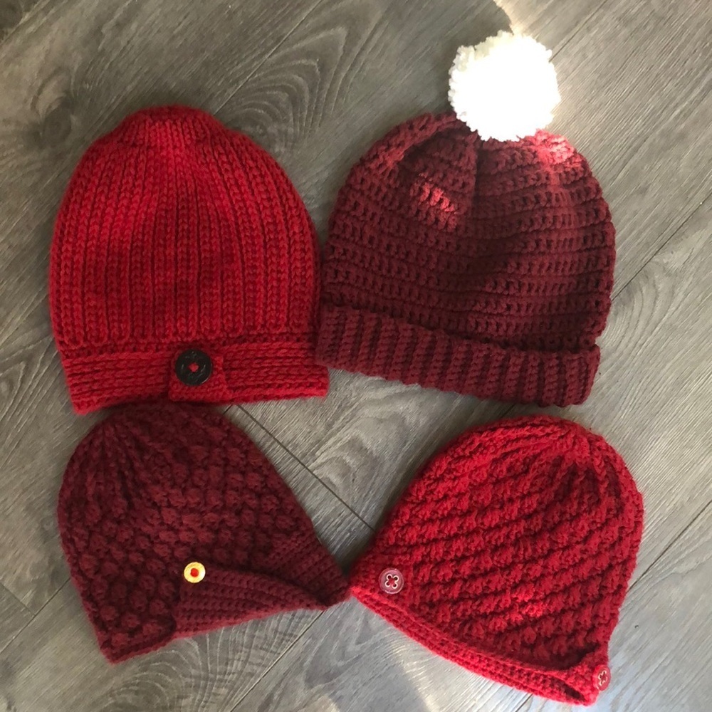 ⭐️Host Pick⭐️ Handmade Knit Souchy Hat with  Fur Pom and buttons